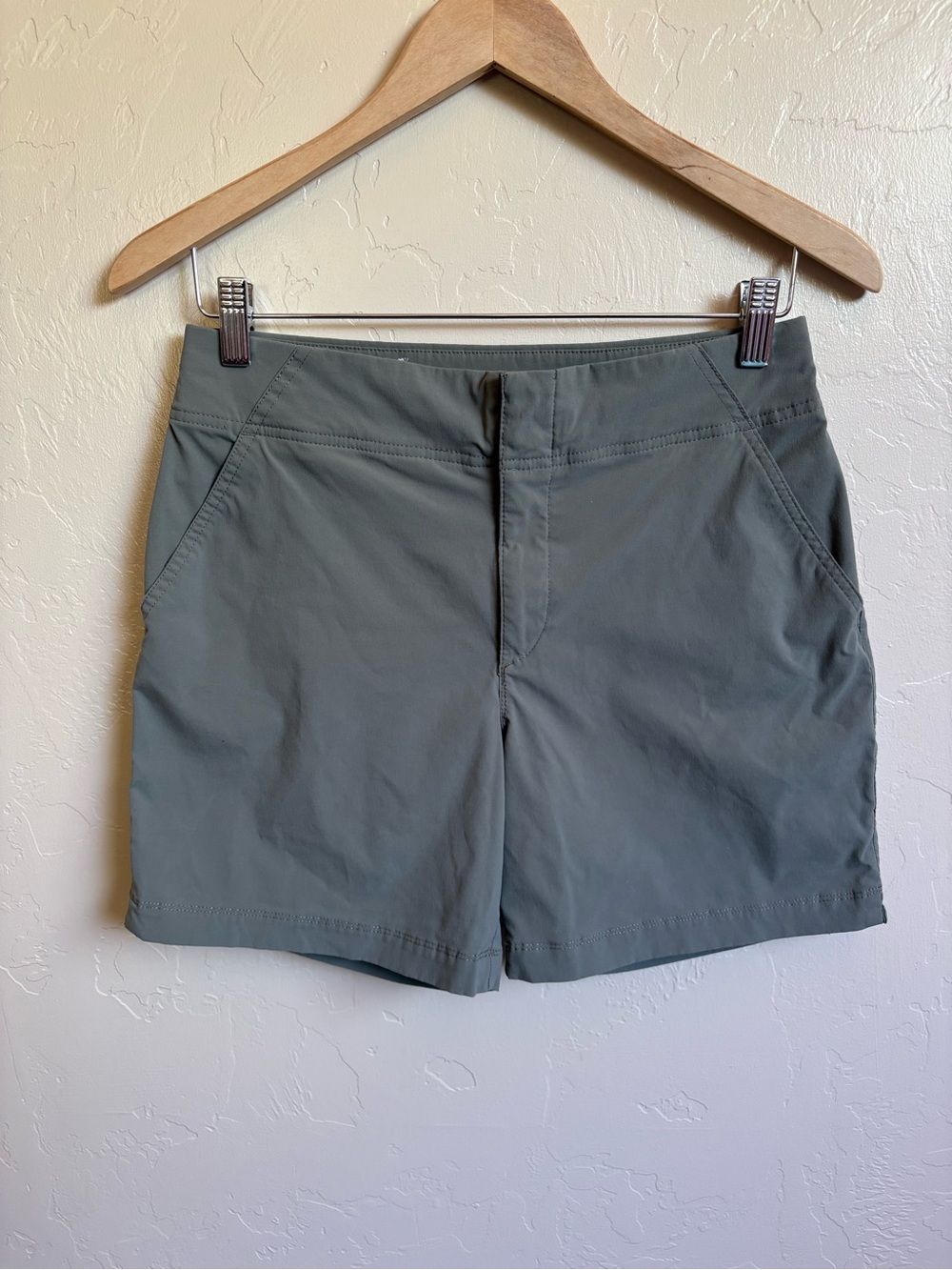 Columbia Women’s Outdoor Hiking Utility Shorts Sage Green Size 6 Gorpcore Wear